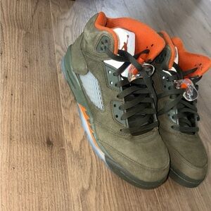 Jordan grade school Sneakers in Olive and Bright Orange